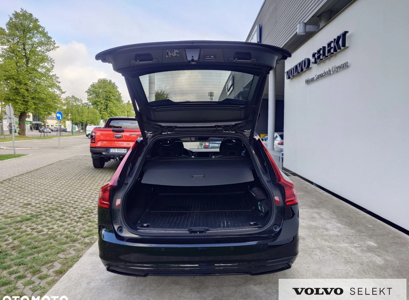 Volvo V90 cena 212900 przebieg: 30930, rok produkcji 2021 z Gorlice małe 781